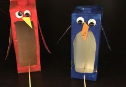 Milchpackungsvogelhäuser Foto: KG Bruck Sonnenschein Milchpackungsvogelhäuser