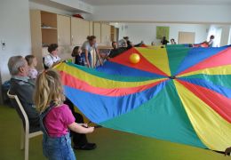 "Begegnung Jung und Alt" Foto Melanie Höpflinger