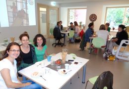 `Elterncafe Fröhliche Runde