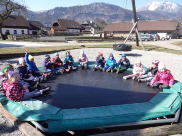 Wir lassen uns das Schafeis schmecken Foto: KG St.Gilgen