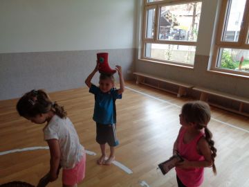 Turnen mit Stiefel Foto: KG Bramberg