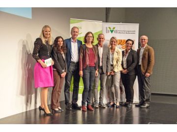 Ehrengäste bei der Begrüßung / Foto: AVOS Manuel Bukovics