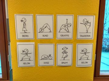 Yogaübungen im Kindergarten