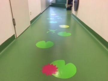 Ho hüpf.... weiter gehts in lustigen Froschhüpfern!, Foto: Eva Stangl