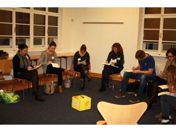 Feedbackbögen ausfüllen Foto: AVOS Maud Bukovics